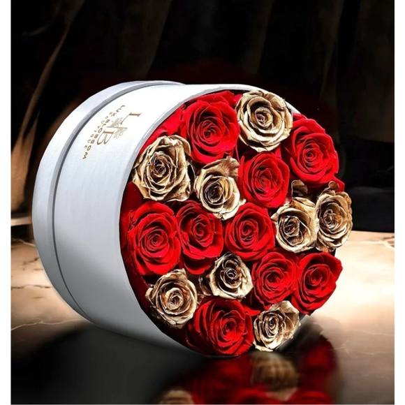17 Forever Roses in a Box - Luxury Red & Gold Forever Flowers, Gold Roses - Picture 2 of 10